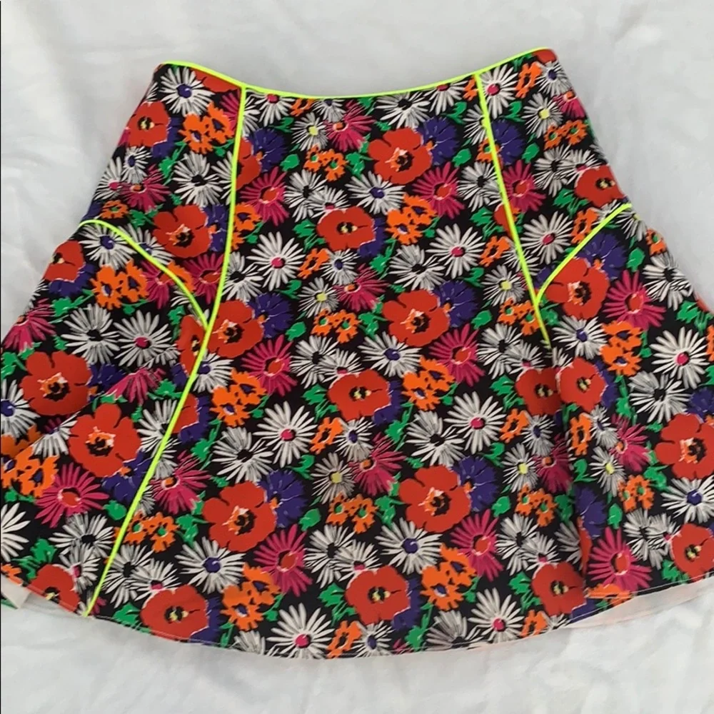 Veronica Beard skater scuba floral skirt sz 2 - Picture 3 of 13
